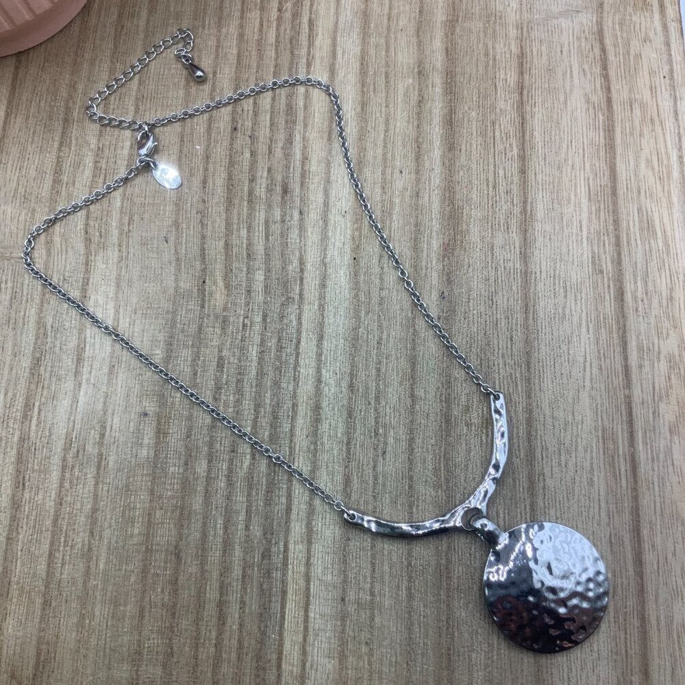 Lia Sophia Polished Hammered Silver Tone Disc Necklace - Picture 3 of 7